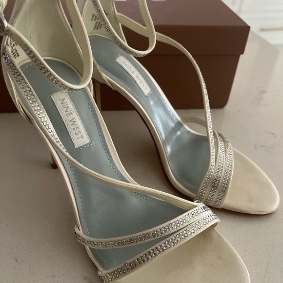 Nine West Irelynn Ankle Strap Ivory Sandals Size 6 - Picture 6 of 6